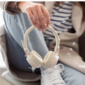 Jilly Box Sand (cream) LSTN Sound Bardot Wireless Headphones